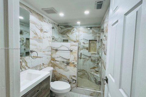 Condominio en alquiler en Miami, Florida, 2 dormitorios, 88.26 m2 № 1928807 - foto 11