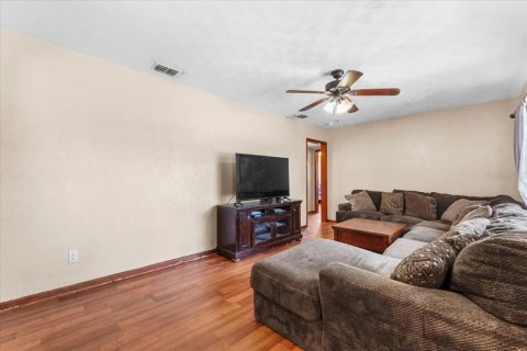 House in Winter Haven, Florida 4 bedrooms, 149.2 sq.m. № 1876332 - photo 9