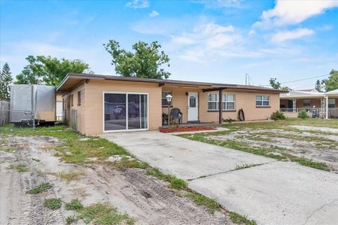 House in Winter Haven, Florida 4 bedrooms, 149.2 sq.m. № 1876332 - photo 3