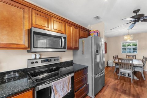 House in Winter Haven, Florida 4 bedrooms, 149.2 sq.m. № 1876332 - photo 14