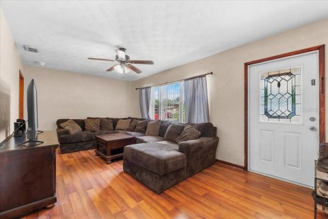 House in Winter Haven, Florida 4 bedrooms, 149.2 sq.m. № 1876332 - photo 10