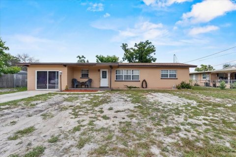 House in Winter Haven, Florida 4 bedrooms, 149.2 sq.m. № 1876332 - photo 2