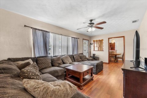 House in Winter Haven, Florida 4 bedrooms, 149.2 sq.m. № 1876332 - photo 8