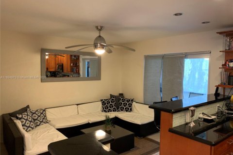 Снять в аренду таунхаус в Помпано-Бич, Флорида 3 спальни, 120.77м2, № 1964502 - фото 20