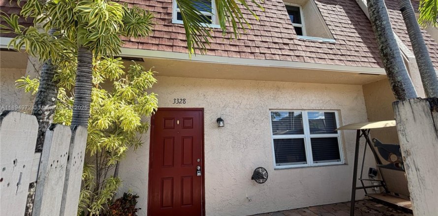 Таунхаус в Помпано-Бич, Флорида 3 спальни, 120.77м2 № 1964502