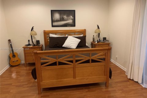 Снять в аренду таунхаус в Помпано-Бич, Флорида 3 спальни, 120.77м2, № 1964502 - фото 6