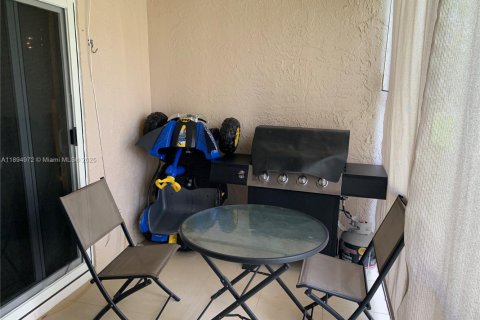 Снять в аренду таунхаус в Помпано-Бич, Флорида 3 спальни, 120.77м2, № 1964502 - фото 28