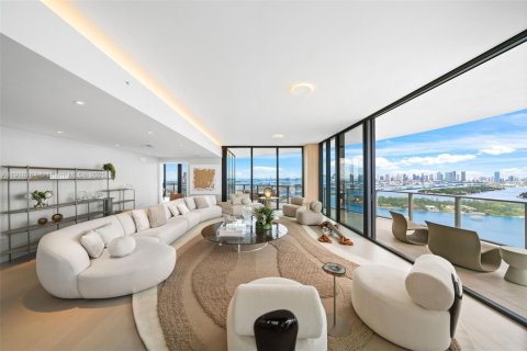 Condo in Miami Beach, Florida, 4 bedrooms  № 2017343 - photo 11