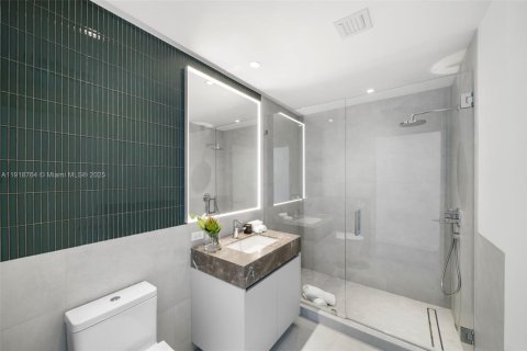 Condo in Miami Beach, Florida, 4 bedrooms  № 2017343 - photo 20