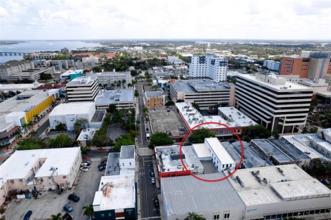 Commercial property in Bradenton, Florida 903.47 sq.m. № 2284150 - photo 8