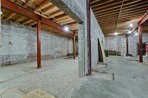 Commercial property in Bradenton, Florida 903.47 sq.m. № 2284150 - photo 14