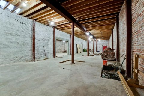 Commercial property in Bradenton, Florida 903.47 sq.m. № 2284150 - photo 13