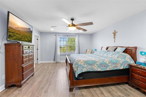 House in Davenport, Florida 4 bedrooms, 287.63 sq.m. № 2230439 - photo 14