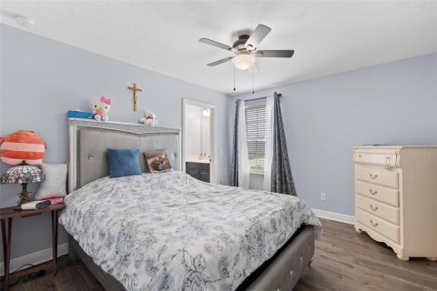 House in Davenport, Florida 4 bedrooms, 287.63 sq.m. № 2230439 - photo 20