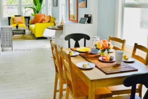 Купить виллу или дом в Лейк-Уорт, Флорида 3 спальни, 83.61м2, № 2049828 - фото 8