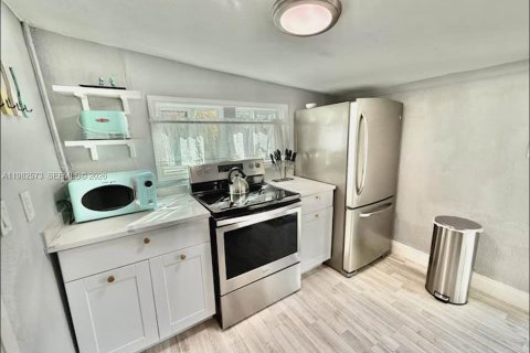 Купить виллу или дом в Лейк-Уорт, Флорида 3 спальни, 83.61м2, № 2049828 - фото 5