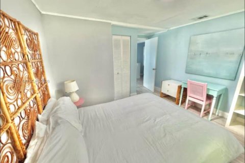 Купить виллу или дом в Лейк-Уорт, Флорида 3 спальни, 83.61м2, № 2049828 - фото 12