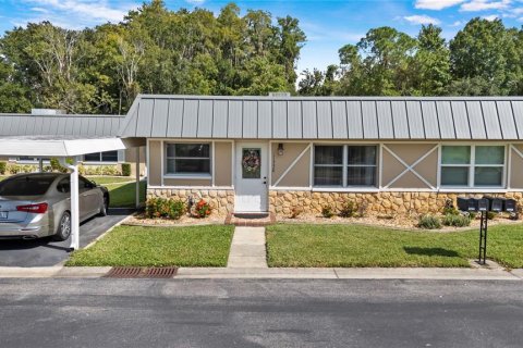 Condo in New Port Richey, Florida, 2 bedrooms  № 2208906