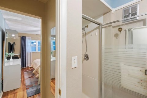 Condo in New Port Richey, Florida, 2 bedrooms  № 2208906 - photo 18