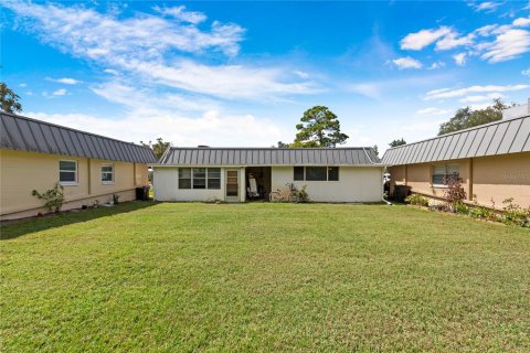 Condo in New Port Richey, Florida, 2 bedrooms  № 2208906 - photo 27