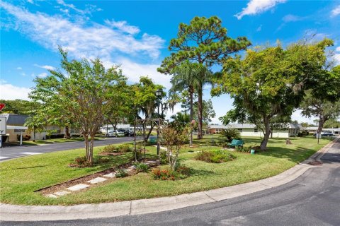 Condo in New Port Richey, Florida, 2 bedrooms  № 2208906 - photo 22