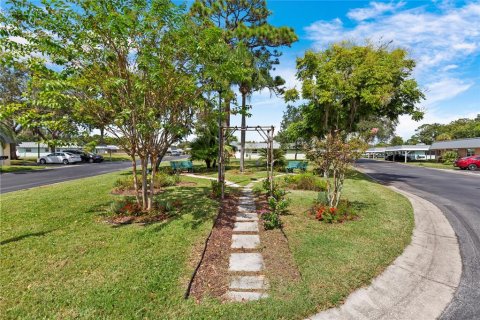 Condo in New Port Richey, Florida, 2 bedrooms  № 2208906 - photo 21