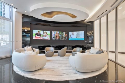 Condo in Miami, Florida, 1 bedroom  № 1928842 - photo 30