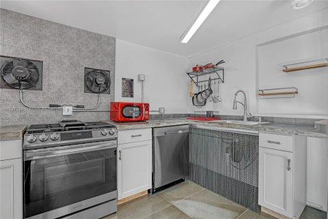 Купить виллу или дом в Ривьера-Бич, Флорида 3 спальни, 89.74м2, № 1948749 - фото 11