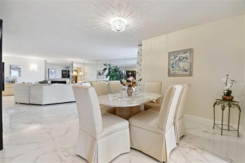 Condo in Clearwater, Florida, 2 bedrooms  № 1572612 - photo 15