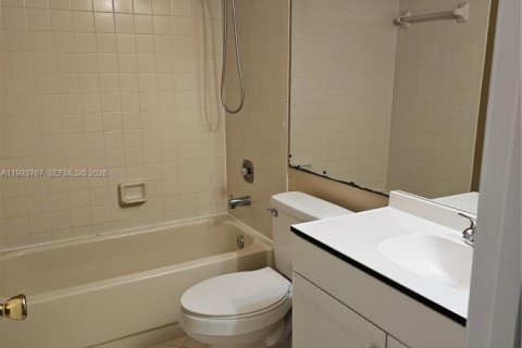 Condo in Oakland Park, Florida, 2 bedrooms  № 2059133 - photo 6