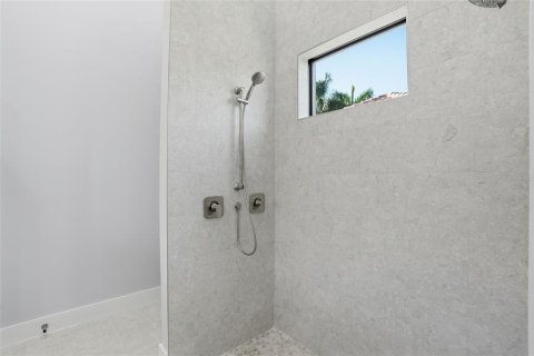 Villa ou maison à vendre à Cape Coral, Floride: 4 chambres, 280.47 m2 № 2408668 - photo 16