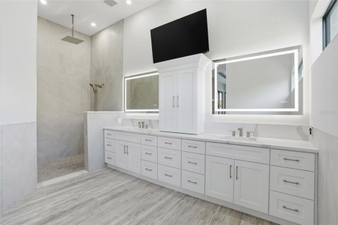 Villa ou maison à vendre à Cape Coral, Floride: 4 chambres, 280.47 m2 № 2408668 - photo 13