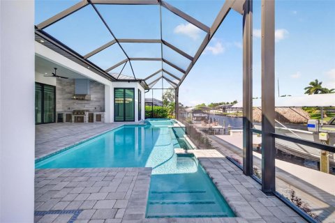 Villa ou maison à vendre à Cape Coral, Floride: 4 chambres, 280.47 m2 № 2408668 - photo 23