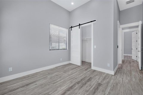 Villa ou maison à vendre à Cape Coral, Floride: 4 chambres, 280.47 m2 № 2408668 - photo 27