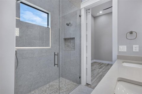 Villa ou maison à vendre à Cape Coral, Floride: 4 chambres, 280.47 m2 № 2408668 - photo 28