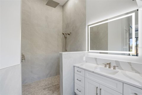 Villa ou maison à vendre à Cape Coral, Floride: 4 chambres, 280.47 m2 № 2408668 - photo 12