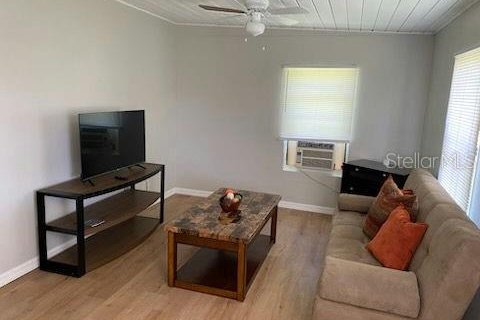 Apartamento en alquiler en Umatilla, Florida, 1 dormitorio, 51.1 m2 № 1906125 - foto 2