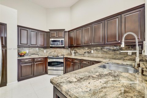 Villa ou maison à vendre à Coral Springs, Floride: 4 chambres, 205.87 m2 № 2009445 - photo 5