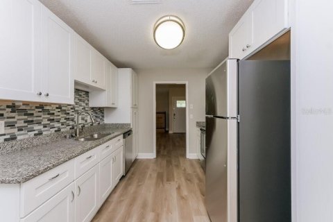 Casa en alquiler en Tampa, Florida, 2 dormitorios, 101.64 m2 № 1914661 - foto 6