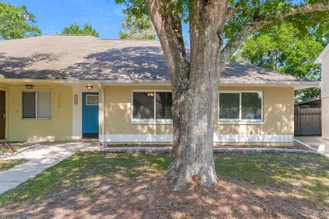 Casa en alquiler en Tampa, Florida, 2 dormitorios, 101.64 m2 № 1914661 - foto 1