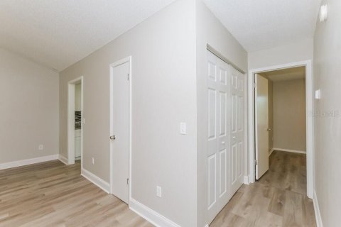 Casa en alquiler en Tampa, Florida, 2 dormitorios, 101.64 m2 № 1914661 - foto 4