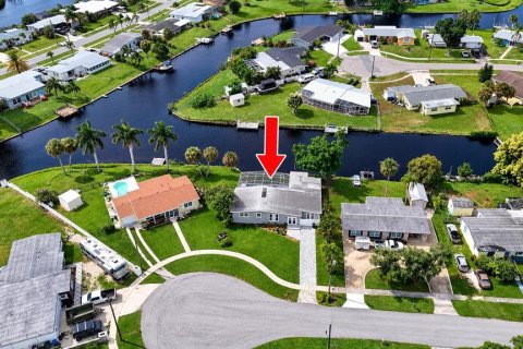Villa ou maison à North Port, Floride 3 chambres, 149.39 m2 № 2312867
