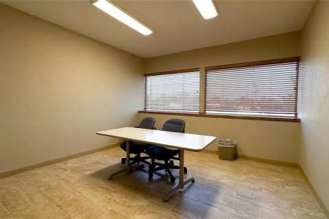 Propiedad comercial en alquiler en Lakeland, Florida, 165.37 m2 № 1651539 - foto 9