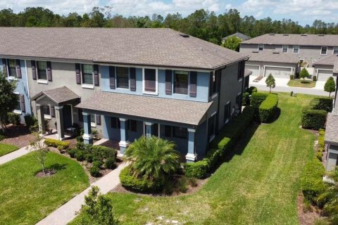 Townhouse in Land O' Lakes, Florida 3 bedrooms, 163.04 sq.m. № 2102222 - photo 6