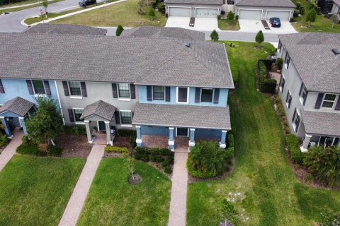 Townhouse in Land O' Lakes, Florida 3 bedrooms, 163.04 sq.m. № 2102222 - photo 9