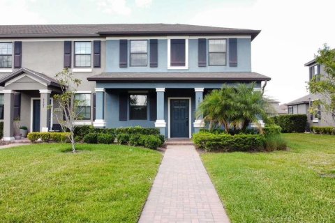 Townhouse in Land O' Lakes, Florida 3 bedrooms, 163.04 sq.m. № 2102222 - photo 3