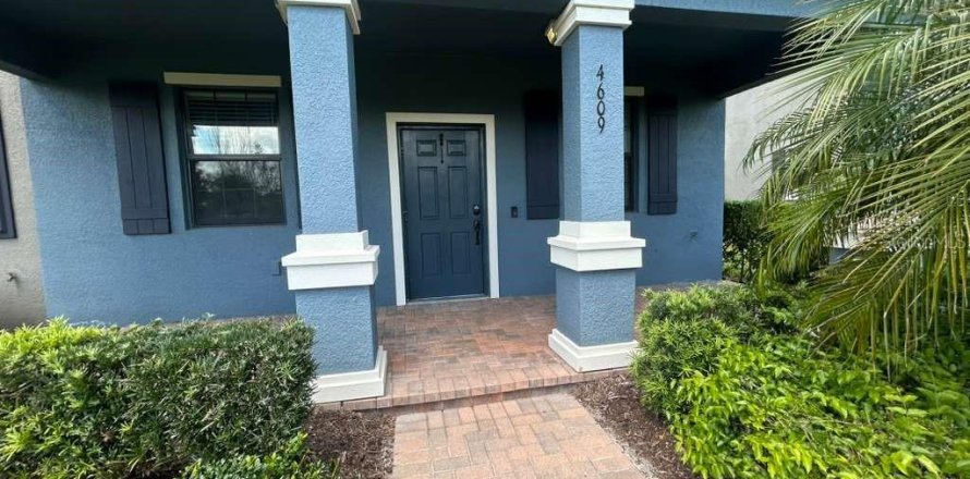 Townhouse in Land O' Lakes, Florida 3 bedrooms, 163.04 sq.m. № 2102222