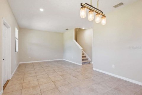 Townhouse in Land O' Lakes, Florida 3 bedrooms, 163.04 sq.m. № 2102222 - photo 19