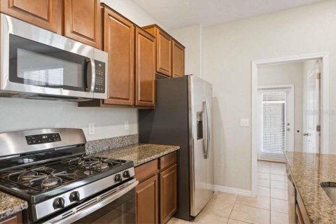 Townhouse in Land O' Lakes, Florida 3 bedrooms, 163.04 sq.m. № 2102222 - photo 24