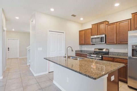 Townhouse in Land O' Lakes, Florida 3 bedrooms, 163.04 sq.m. № 2102222 - photo 30